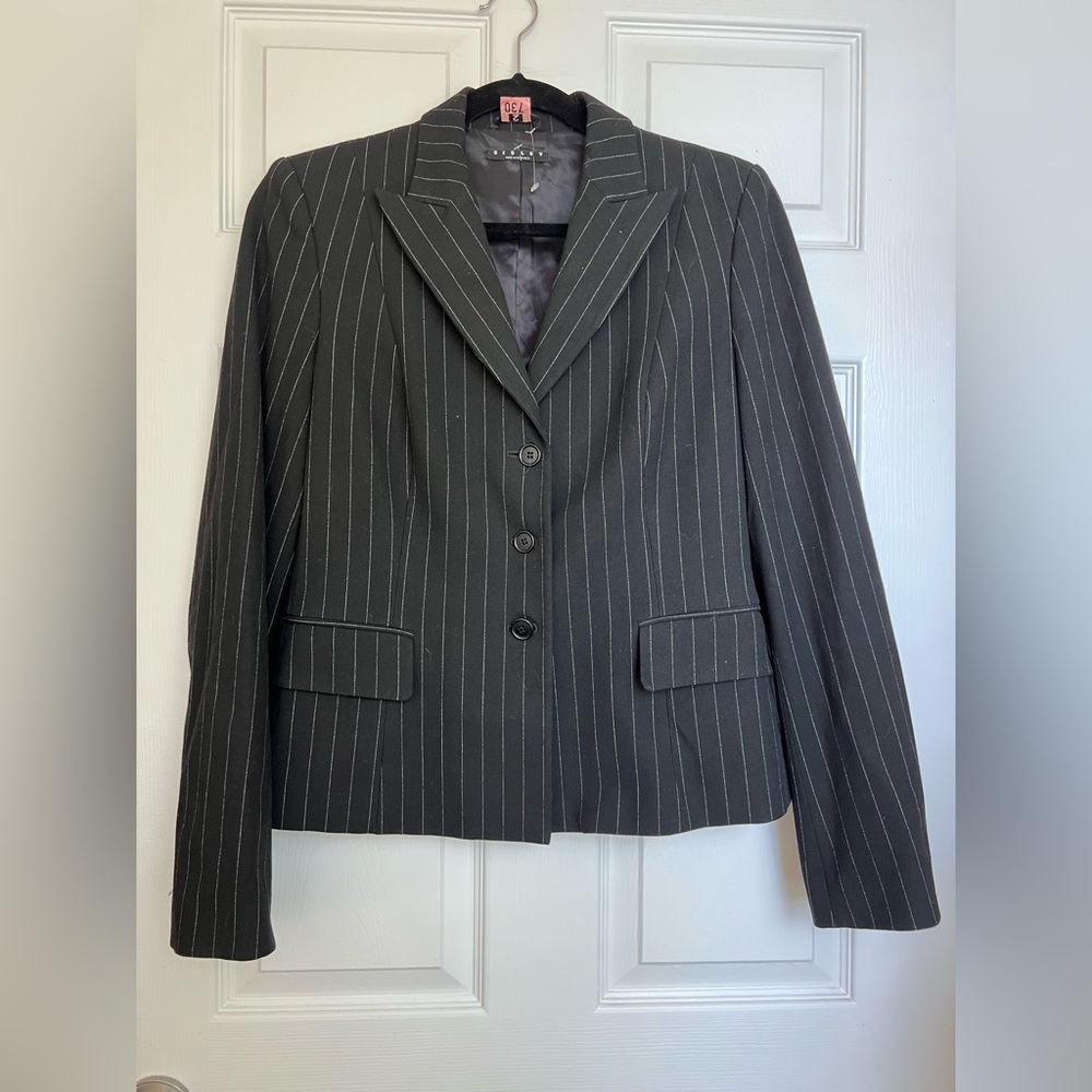Sisley Elegant Black Pinstriped Blazer